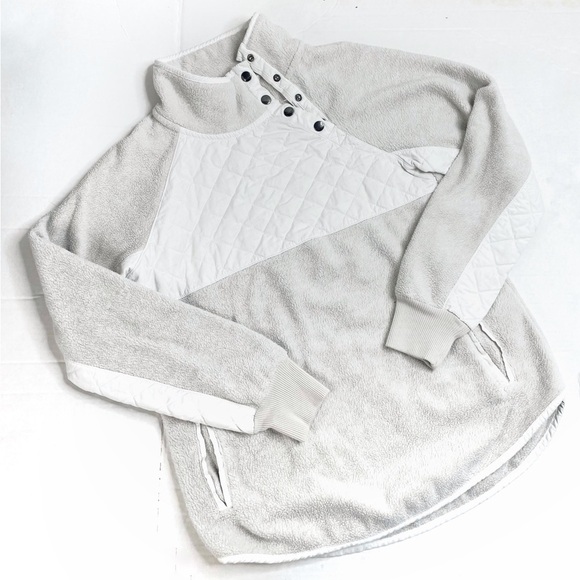 Abercrombie and Fitch Gray and White quilted Sleeve Sherpa - Picture 2 of 5